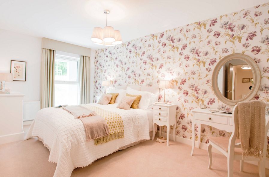 کاغذ دیواری طرح گل برای اتاق خواب